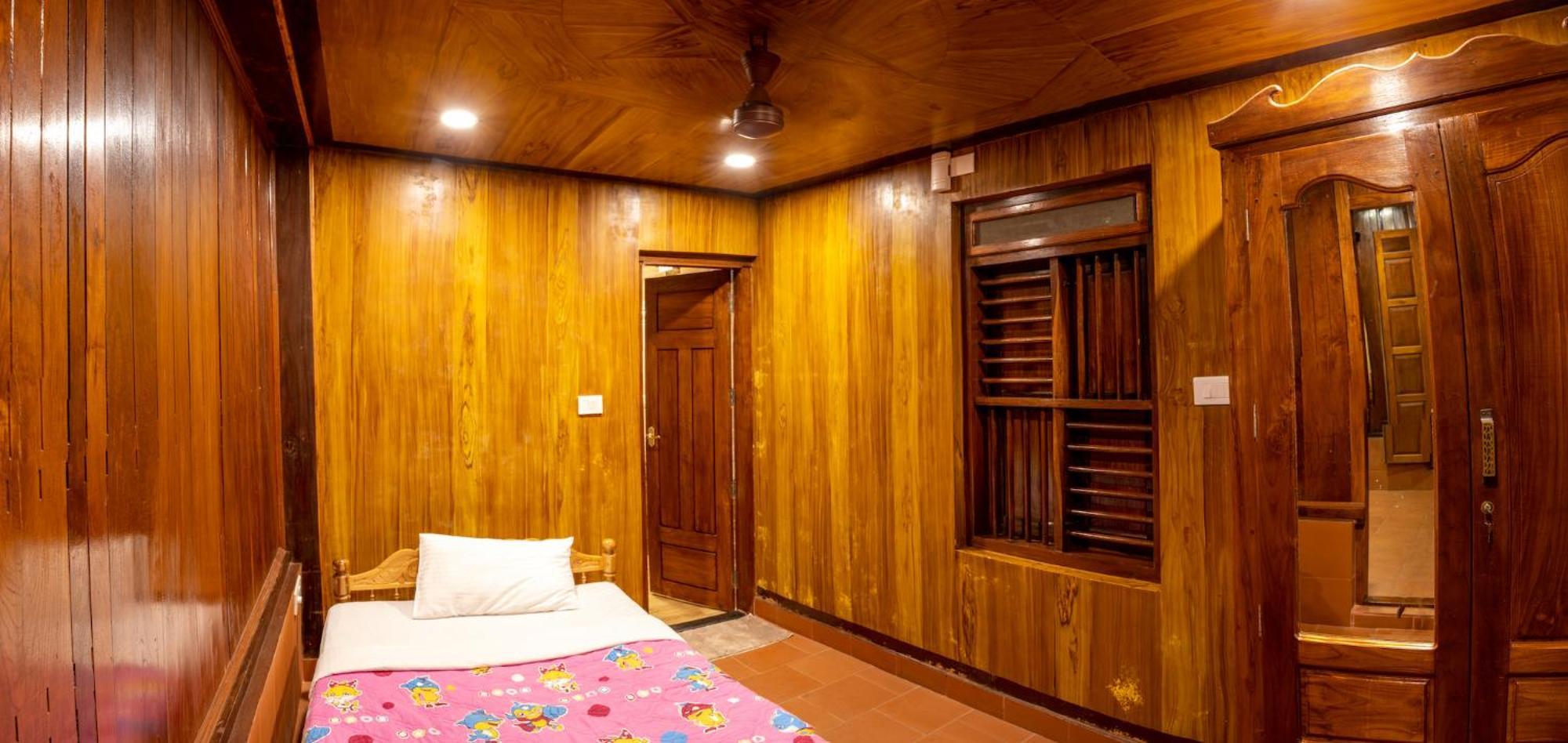 Kalpavanam Heritage Resort Thekkady Room photo
