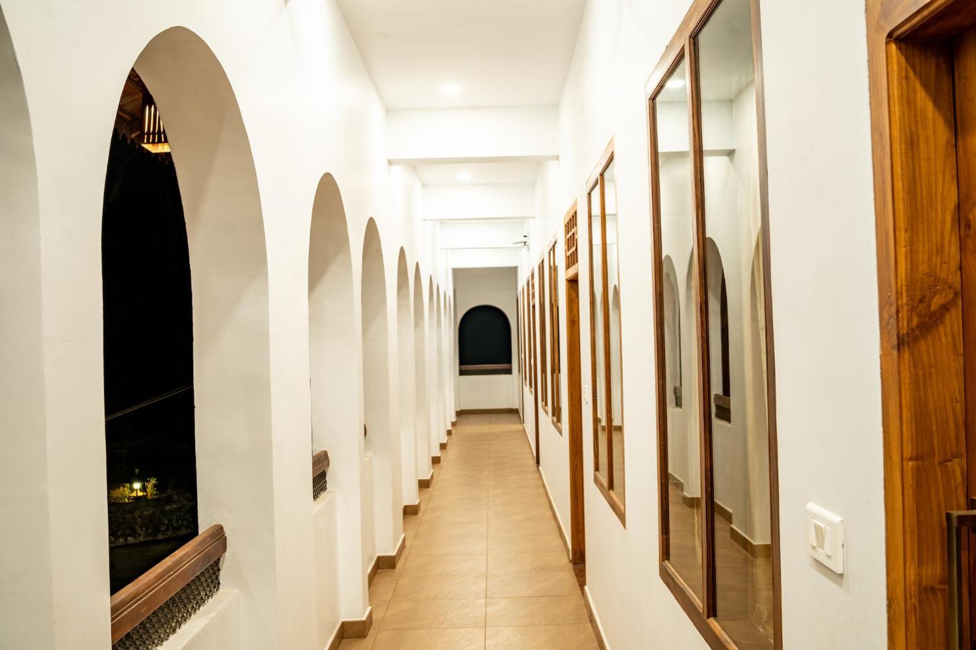 Kalpavanam Heritage Resort Thekkady Room photo
